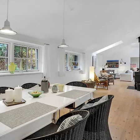 4 Bedroom Stunning In *