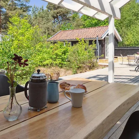 4 Bedroom Stunning In Holiday home